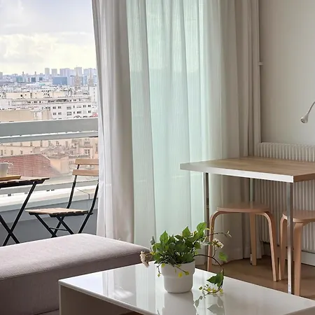 Apartment Dans Le 19eme De Avec Vue Sur Toute La